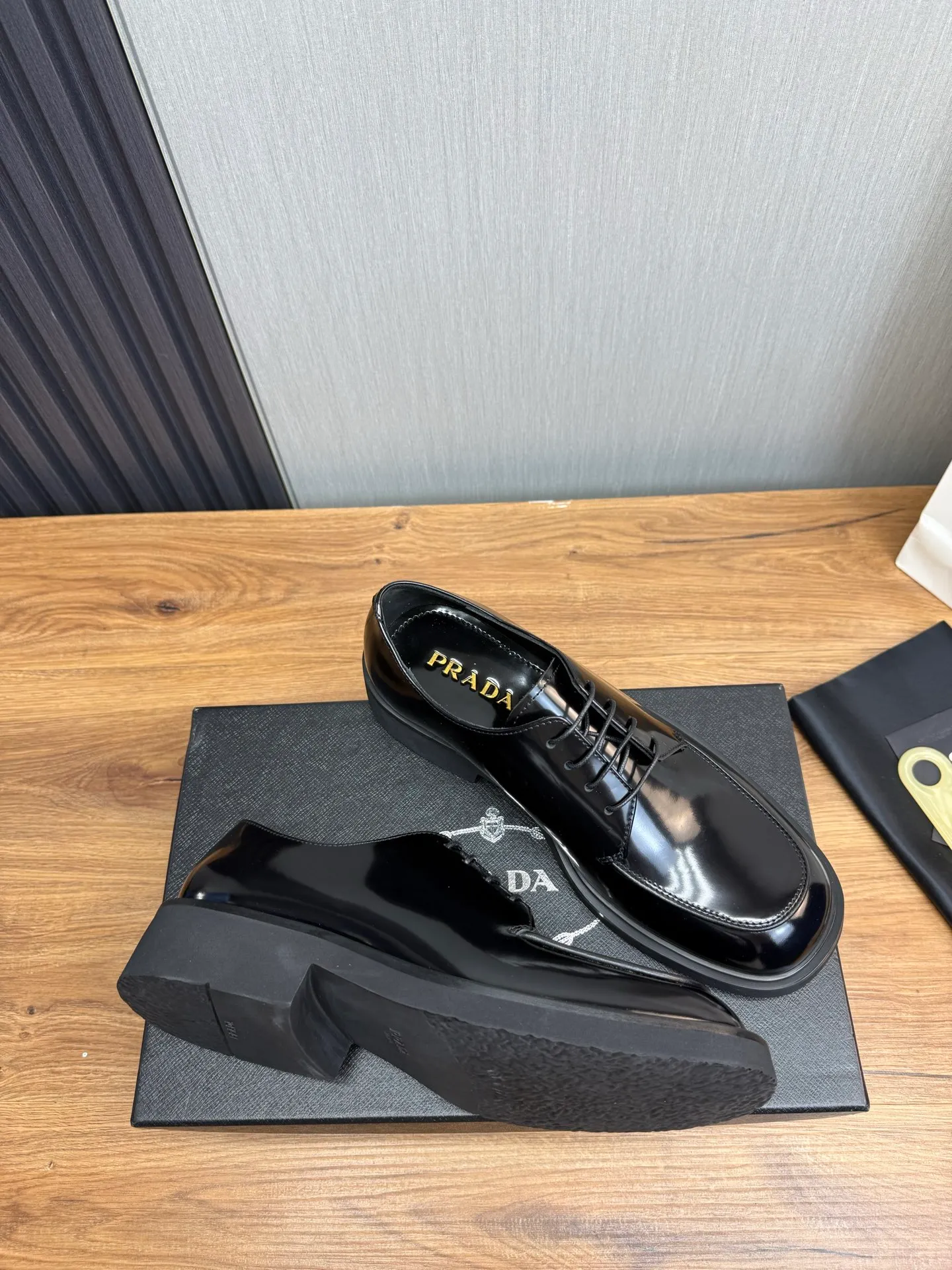Men's shoes 💰840💰 [PRADA] New models synchronized with the official website, high-quality shipments ✔️Hot-sellers🔥 Original cowhide. Open edge beaded cowhide + cowhide lining, 1🆚1 replica, original lightweight foam outsole, 38-45 (men's 38.45 custom-made, non-refundable)